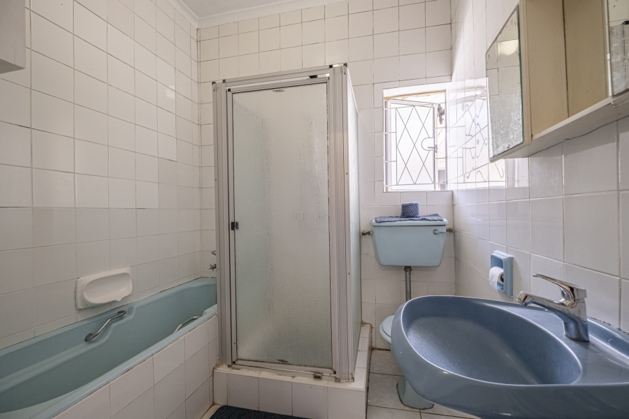 13 Bedroom Property for Sale in Summerstrand Eastern Cape